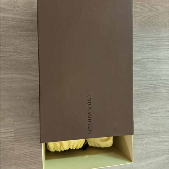 Barely Worn Louis Vuitton Souliers Shoes Men’s Size 8.5 - Picture 4 of 4